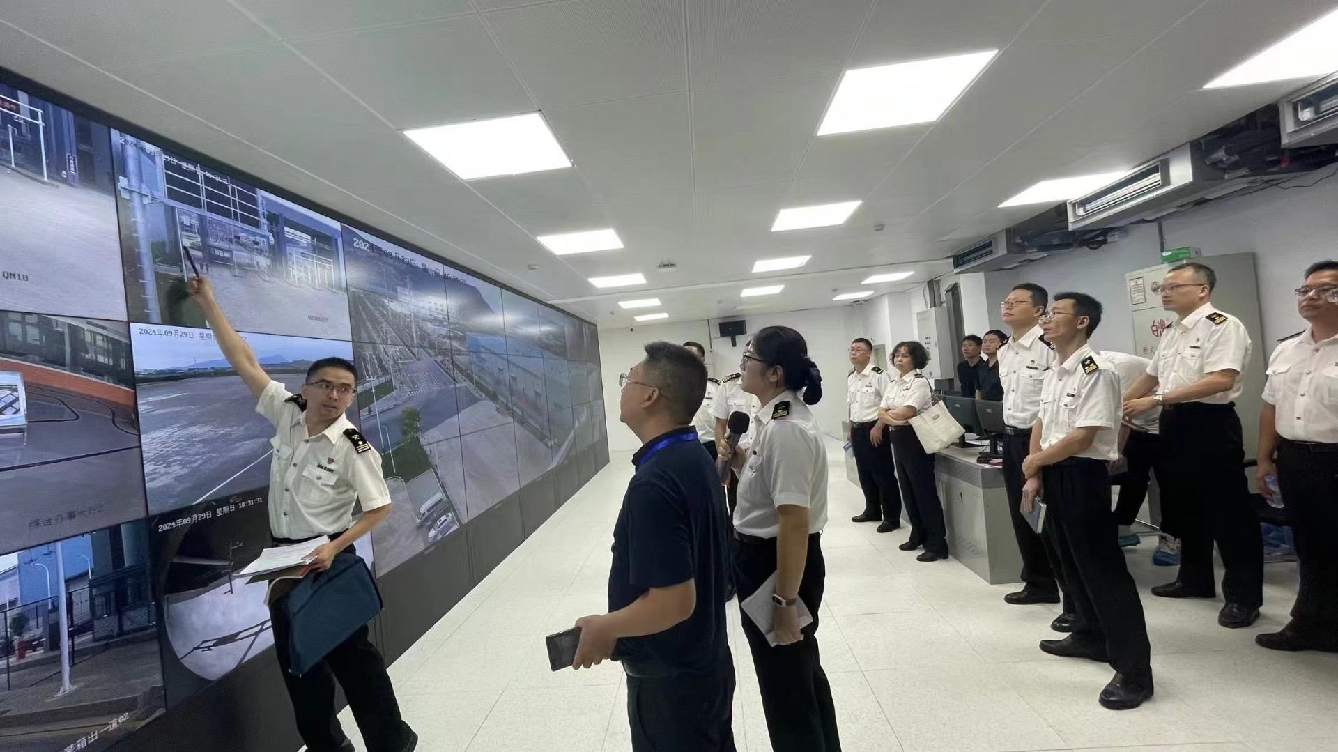 福州海關相關領導深入寧德保稅物流中心（B保）項目調(diào)研，蔡慧銘拍攝3.jpg